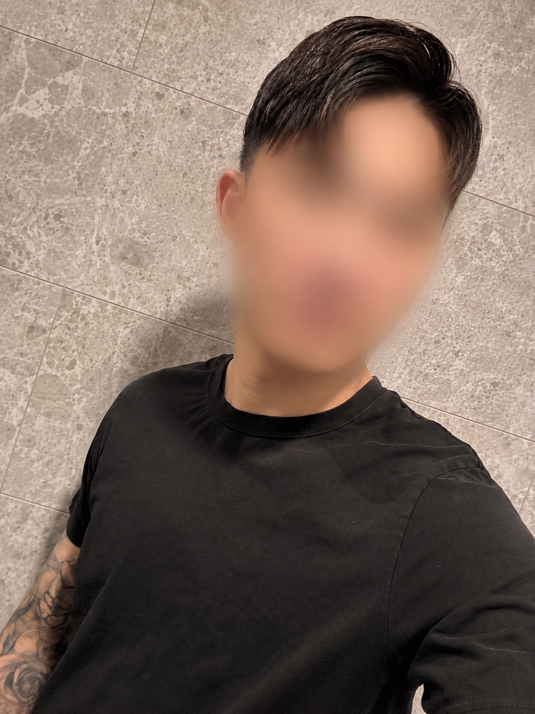 承 男按摩師形象 3 / 3