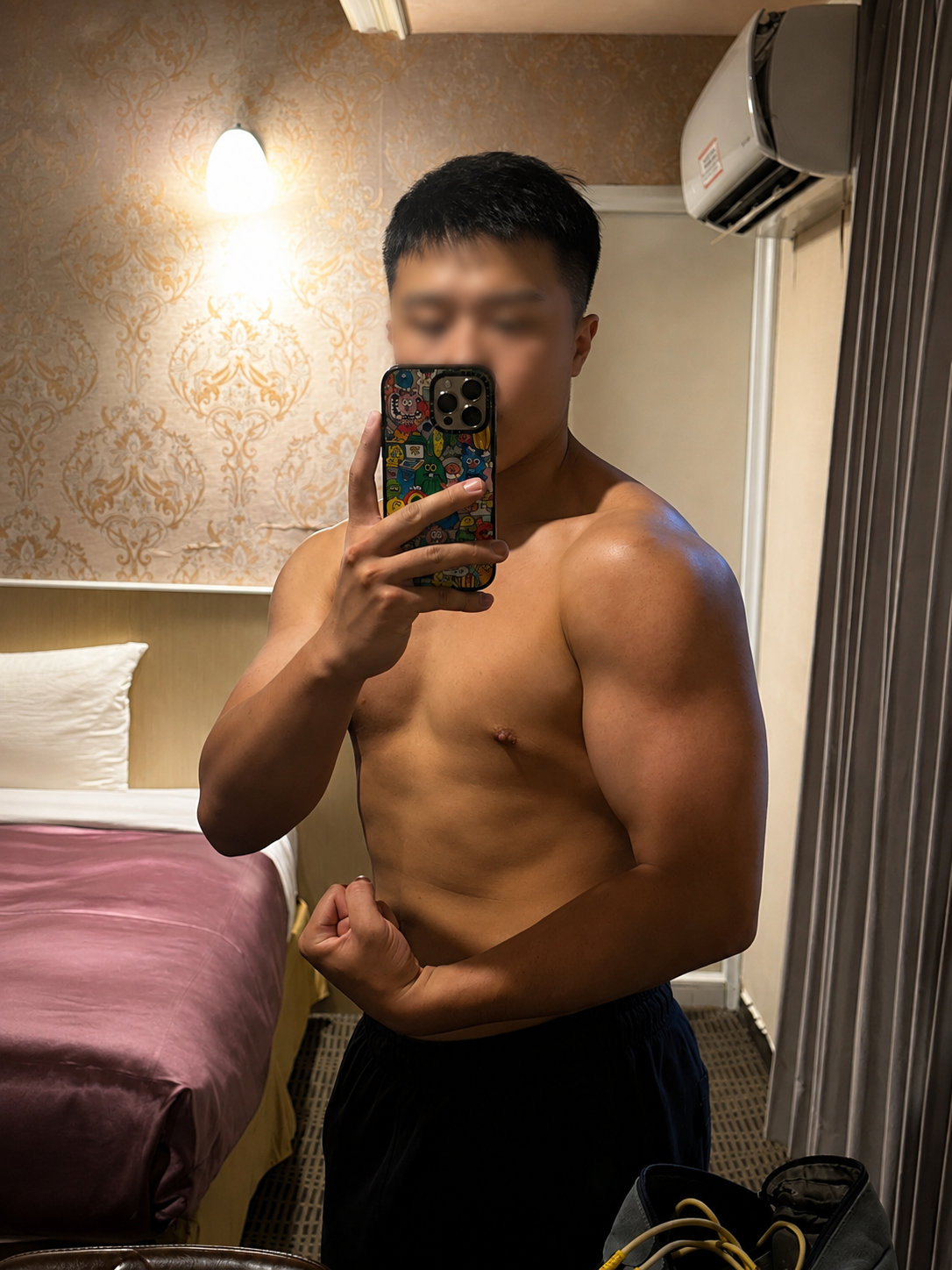 昱 男按摩師形象 2 / 3
